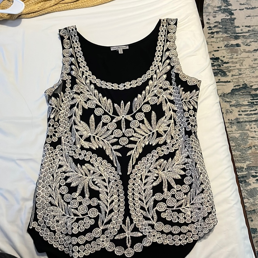 Detailed tank top